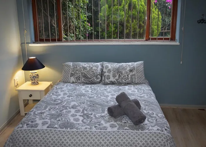 Seaforth Beach Apartment